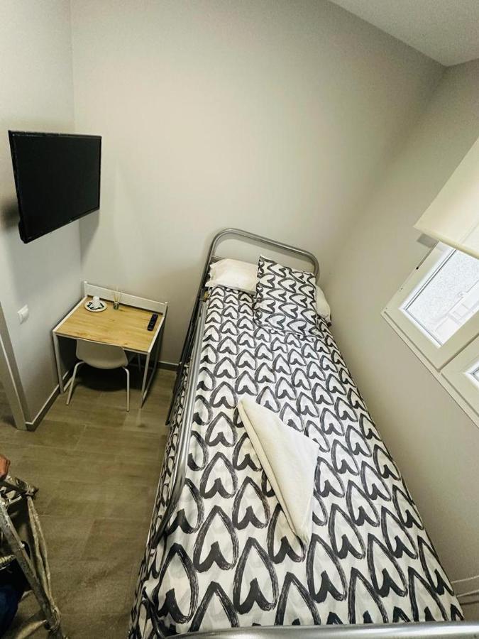 Hospedaje Cuatro Vientos Madrid Extérieur photo