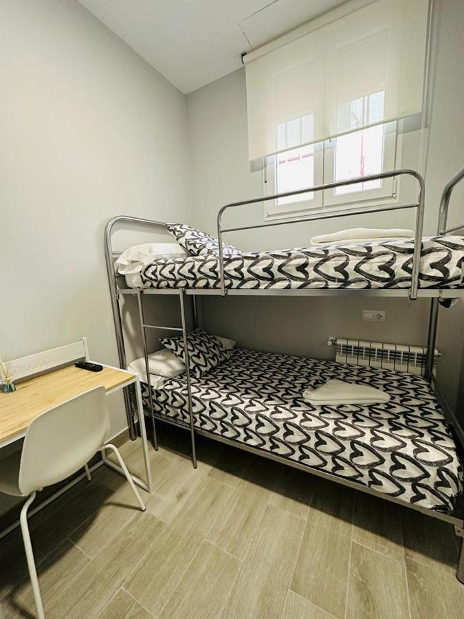 Hospedaje Cuatro Vientos Madrid Extérieur photo