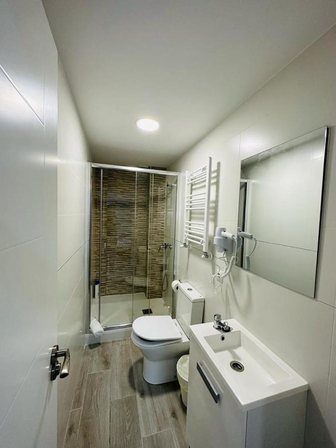 Hospedaje Cuatro Vientos Madrid Extérieur photo