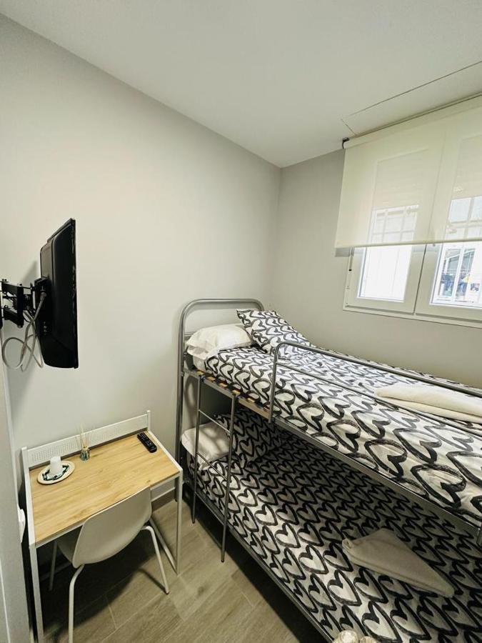 Hospedaje Cuatro Vientos Madrid Extérieur photo